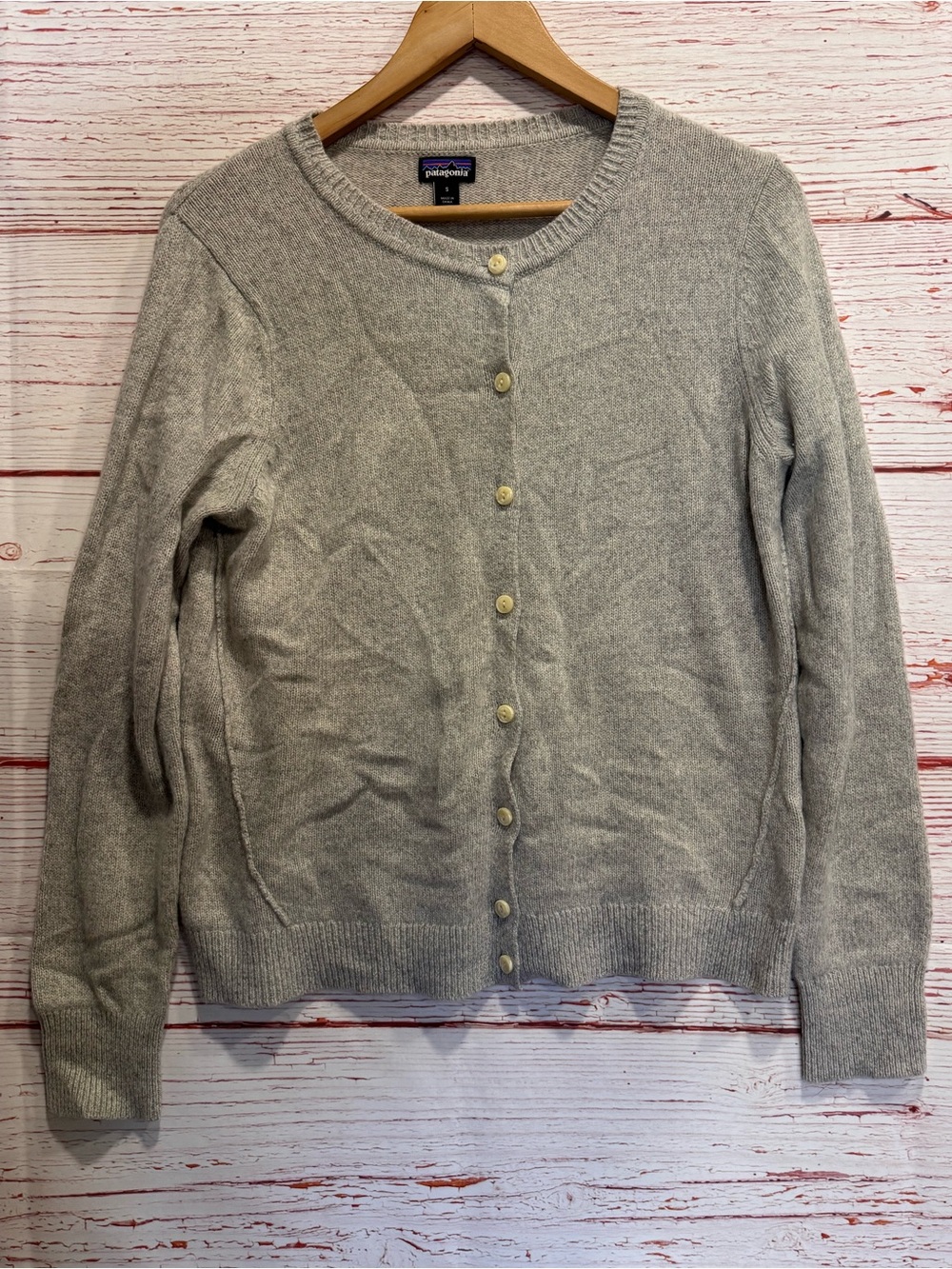 Patagonia Recycled Cashmere Cardigan in Birch White Sz S - Picture 2 of 8